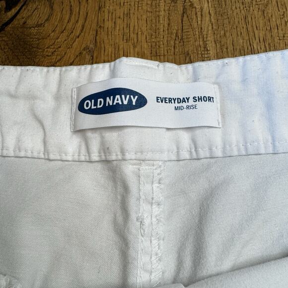 Lot of 2 Old Navy Everyday Mid Rise Shorts, Size 12, White and Black, 4" Inseam - Picture 8 of 11